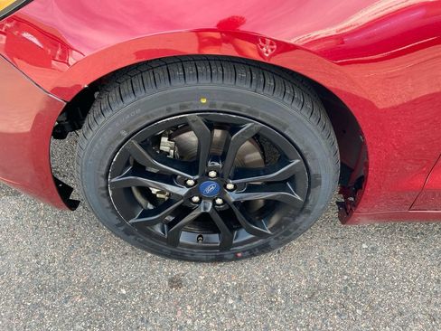 Used 2019 Ford Fusion SE w/ Equipment Group 151A FWD image 9