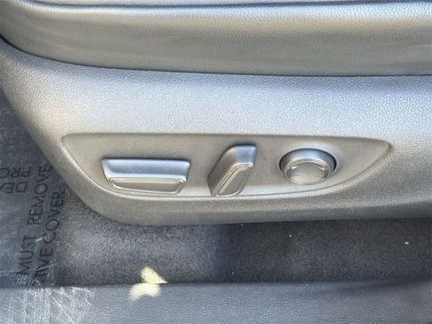 Used 2021 Toyota Highlander XLE image 28