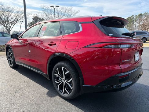 Used 2026 Toyota Crown Signia XLE image 5