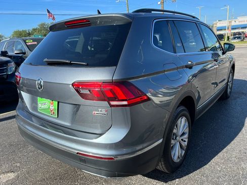 Used 2018 Volkswagen Tiguan SE w/ 3rd Row Seat Package image 5