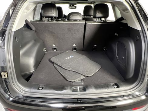 Used 2022 Jeep Compass Trailhawk w/ Sun and Sound Group image 24