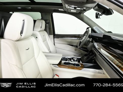 Certified 2025 Cadillac Escalade Sport Platinum w/ LPO, Floor Liner Package image 27