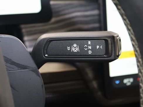 Used 2022 Rivian R1S Launch Edition image 8