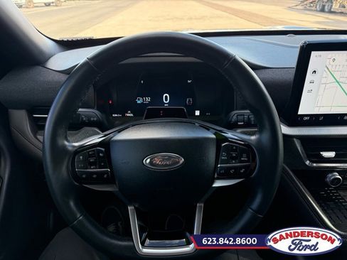 Used 2025 Ford Explorer Platinum image 12