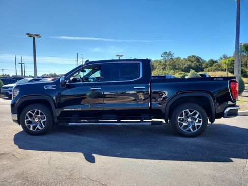 Used 2023 GMC Sierra 1500 SLT w/ SLT Premium Package image 8