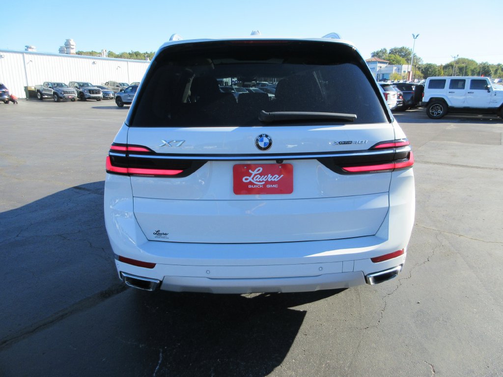 Used 2024 BMW X7 xDrive40i w/ Premium Package AWD/4WD image 6