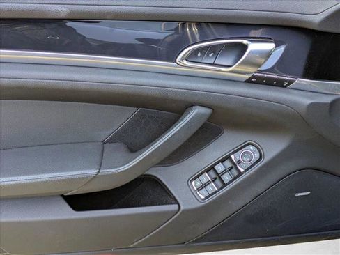 Used 2013 Porsche Panamera image 14