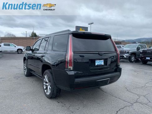 Used 2020 Cadillac Escalade Platinum image 5