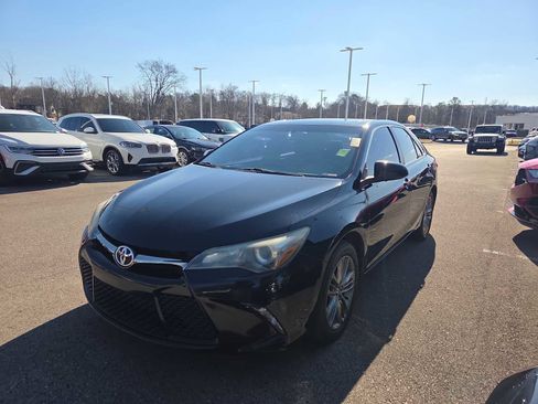 Used 2017 Toyota Camry SE image 8