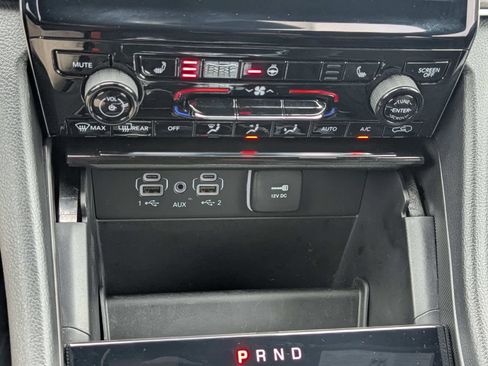 Used 2024 Jeep Grand Cherokee Limited image 27