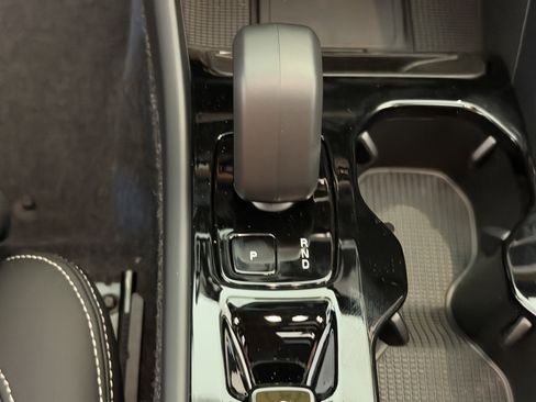 New 2026 Volvo XC40 B5 Ultra w/ Protection Package image 27