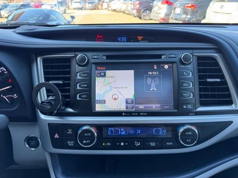 Used 2018 Toyota Highlander XLE image 20