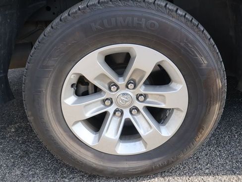 Used 2024 RAM 1500 Laramie image 8