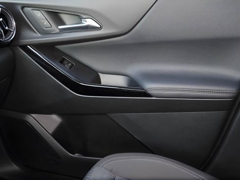 Certified 2026 Chevrolet Equinox LT FWD image 23