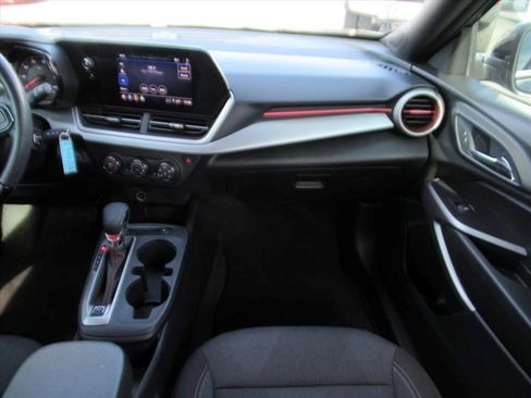 Certified 2024 Chevrolet Trax RS w/ Driver Confidence Package image 15