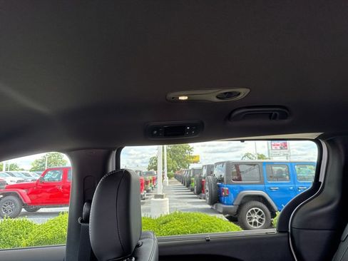 New 2026 Chrysler Voyager LX FWD image 23