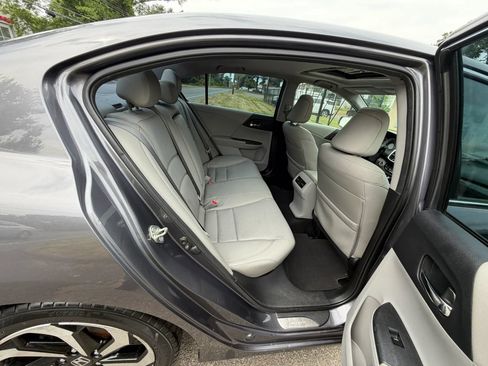 Used 2017 Honda Accord EX-L image 16