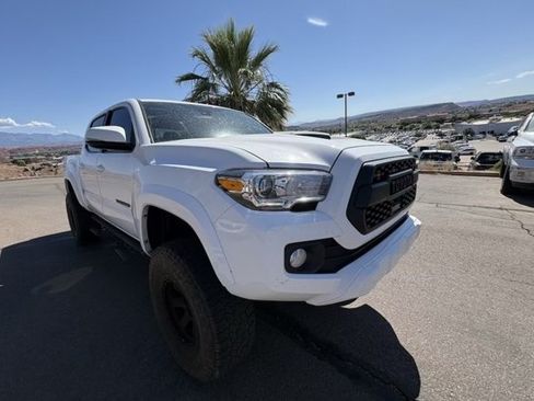 Used 2021 Toyota Tacoma TRD Sport w/ Technology Package RWD image 7