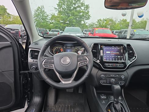 Used 2021 Jeep Cherokee Limited w/ Elite Package AWD/4WD image 16