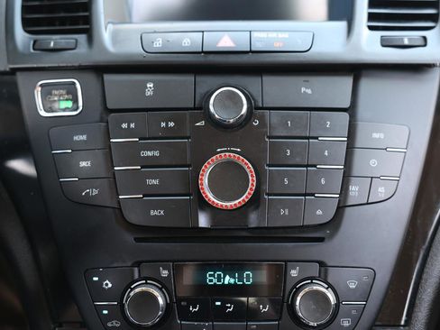 Used 2013 Buick Regal Premium image 31