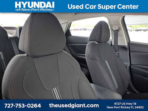 Used 2023 Hyundai Elantra SEL FWD image 5