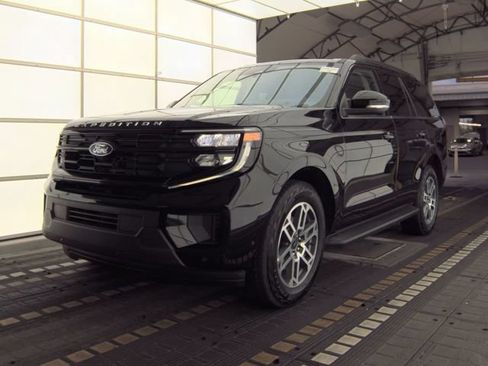 Used 2025 Ford Expedition Active AWD/4WD image 9