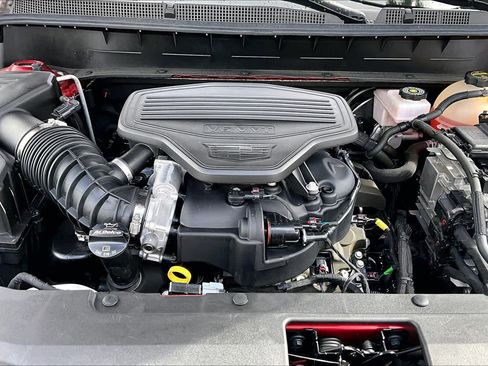 Used 2024 Cadillac XT6 Premium Luxury image 32