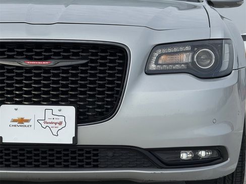 Used 2023 Chrysler 300 S image 8