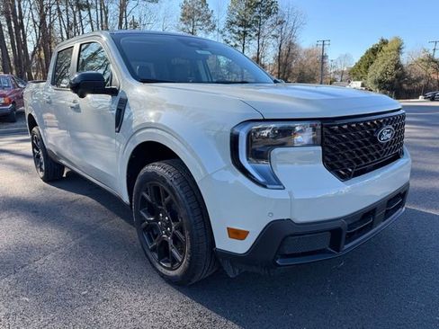 New 2025 Ford Maverick Lariat w/ Black Appearance Package image 7