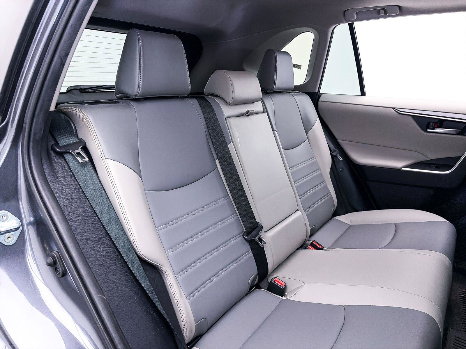 Used 2023 Toyota RAV4 XLE Premium FWD image 34