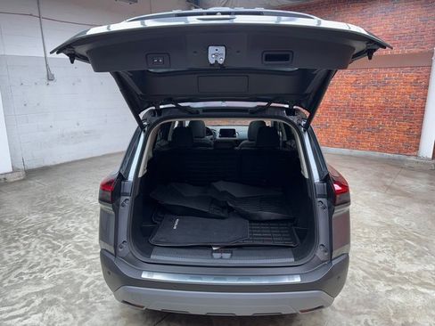 Used 2022 Nissan Rogue SV w/ SV Premium Package image 26