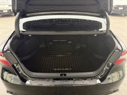 Used 2024 Toyota Camry SE w/ Convenience Package image 19