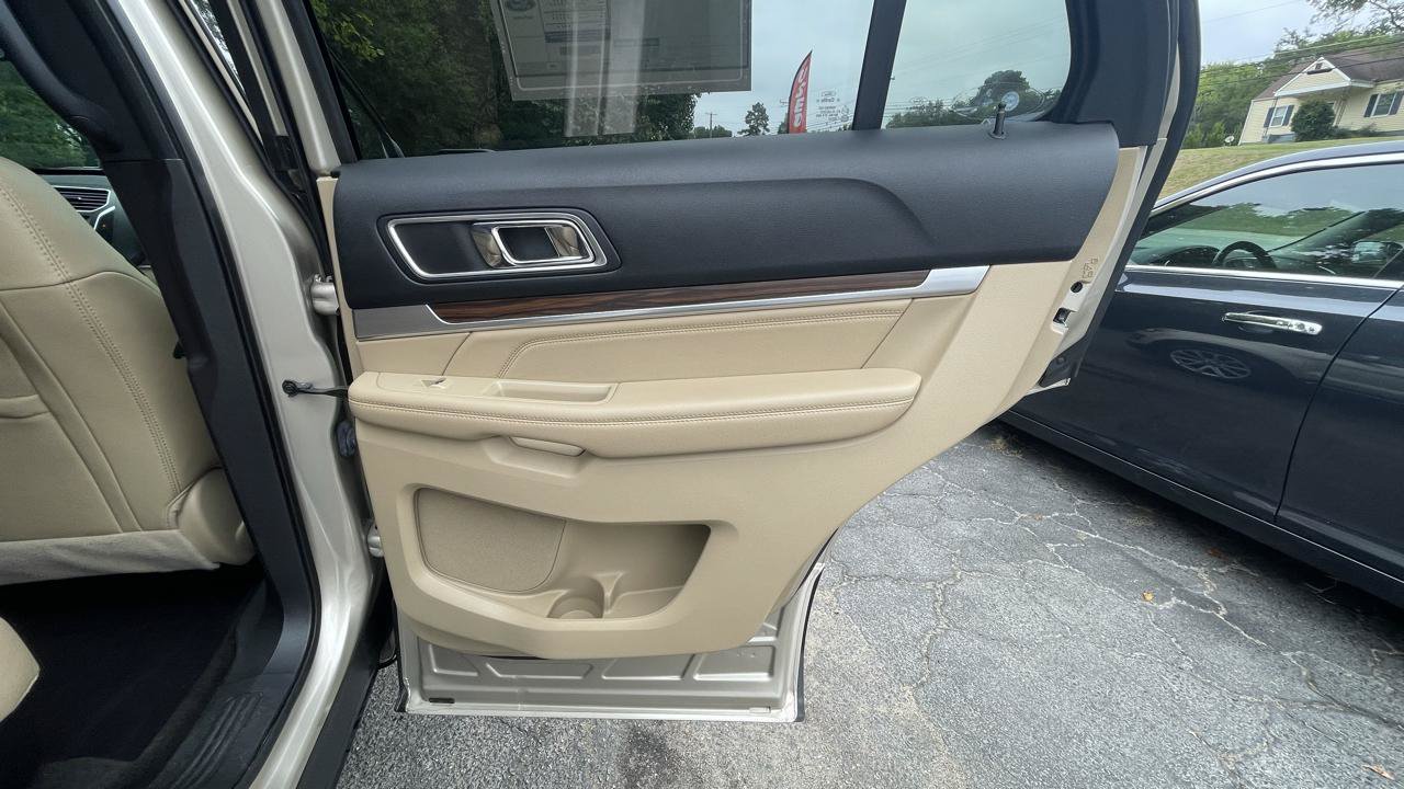 Used 2017 Ford Explorer Limited FWD image 27
