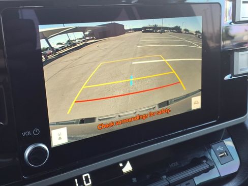 Used 2025 Toyota Tundra SR5 AWD/4WD image 17