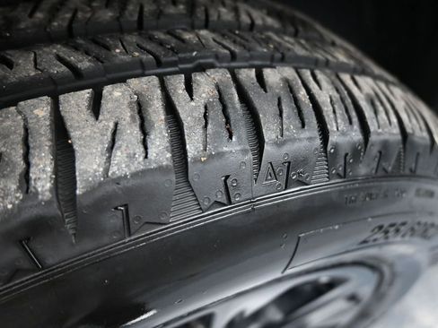 Used 2025 Jeep Wrangler Unlimited Sahara AWD/4WD image 29