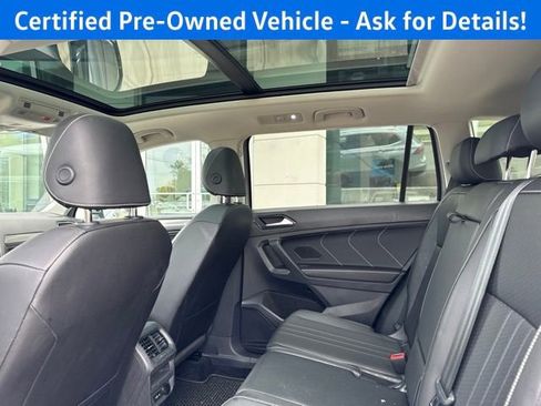 Certified 2023 Volkswagen Tiguan SE w/ Panoramic Sunroof Package AWD/4WD image 10