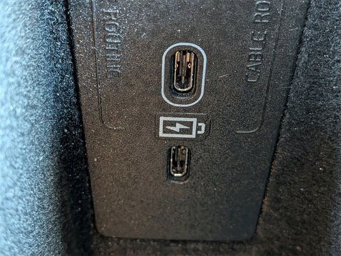 Certified 2023 Volvo XC60 B5 Ultimate w/ Protection Package Premier image 25