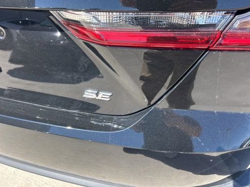 Used 2025 Toyota Camry SE image 4
