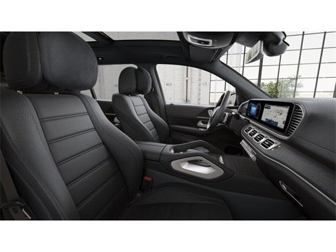 New 2026 Mercedes-Benz GLS 580 4MATIC image 4