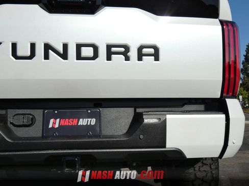 Used 2024 Toyota Tundra Platinum AWD/4WD image 10