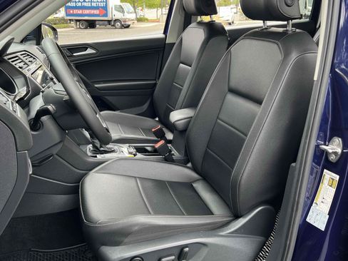 Used 2021 Volkswagen Tiguan SE FWD image 40