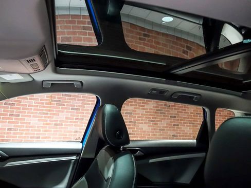 Used 2023 Volkswagen Taos SEL image 15