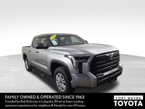 Used 2025 Toyota Tundra SR5 w/ SR5 Convenience Package AWD/4WD image 4