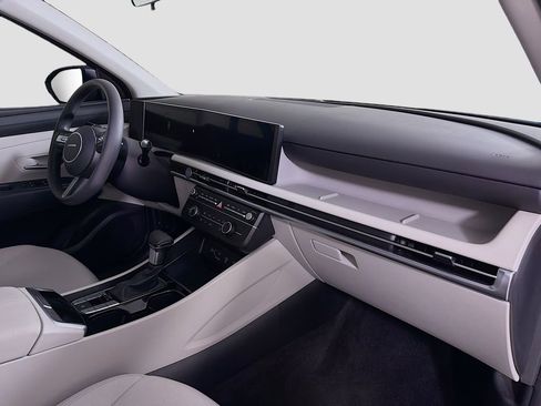 Used 2025 Hyundai Tucson SE image 28