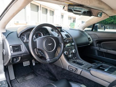 Used 2013 Aston Martin V8 Vantage Roadster RWD image 20