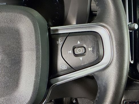 Used 2020 Volvo XC40 T5 Inscription image 15