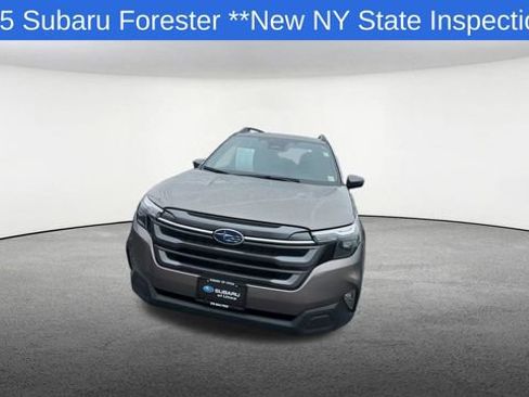 Certified 2025 Subaru Forester Premium AWD/4WD image 3