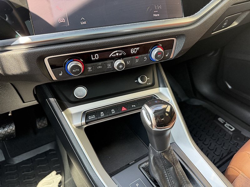 Used 2020 Audi Q3 2.0T Premium w/ Convenience Package AWD/4WD image 20