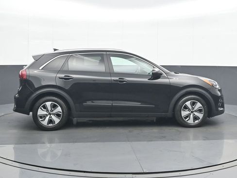 Used 2022 Kia Niro LX image 7
