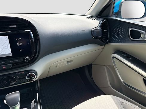 Used 2025 Kia Soul EX FWD image 21
